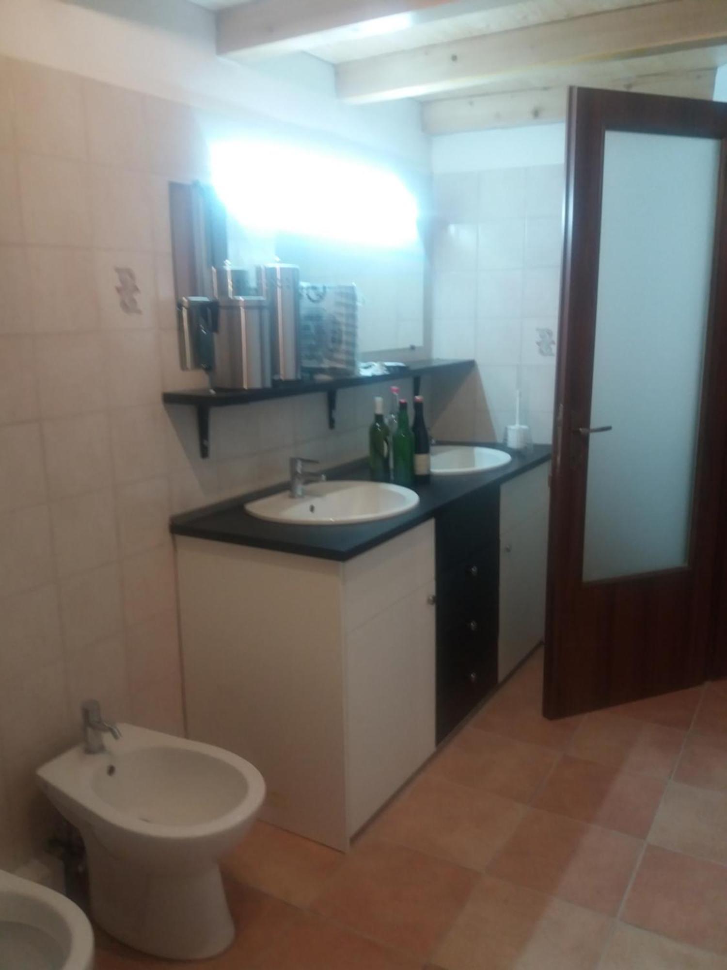 Ospitaci Appartamenti Giove Valtopina Δωμάτιο φωτογραφία